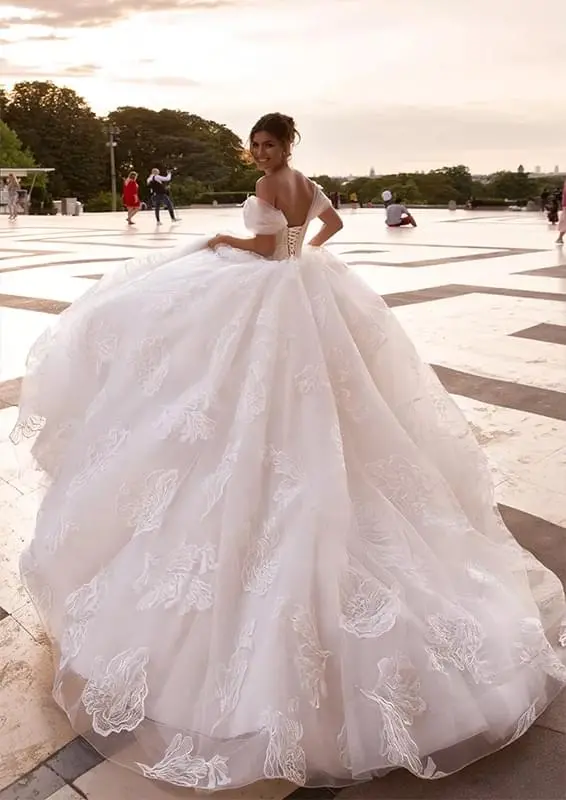 Oksana Mukha hercegnős menyasszonyi ruha