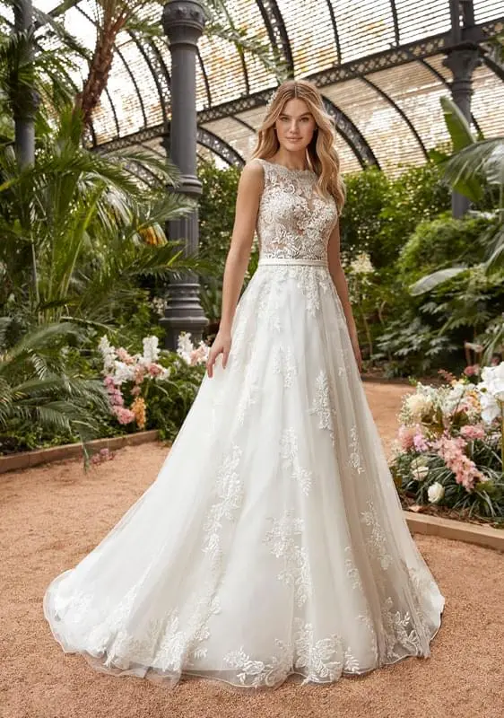 La Sposa A-vonalú menyasszonyi ruha, csipke díszítéssel