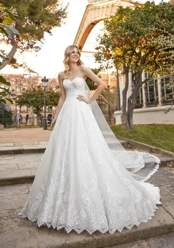 La Sposa A-vonalú menyasszonyi ruha