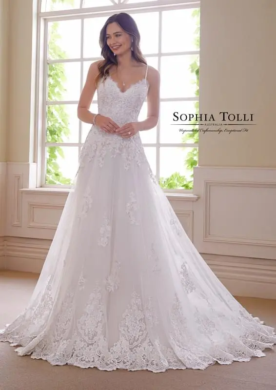 Sophia Tolli kis A vonalú menyasszonyi ruha