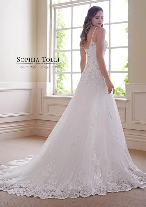 Sophia Tolli kis A vonalú menyasszonyi ruha